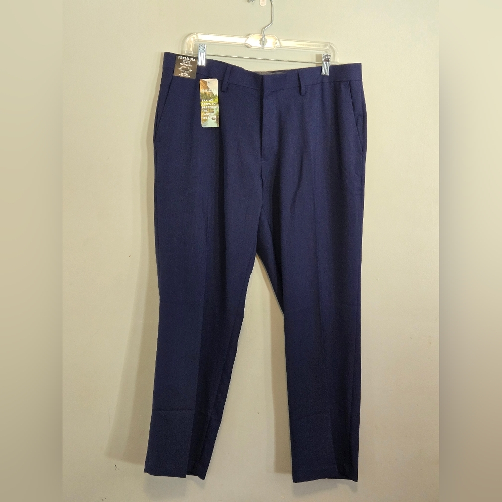 Haggar NWT Mens Blue Premium No Iron Straight Fit  Plain Front Pants 38x29
